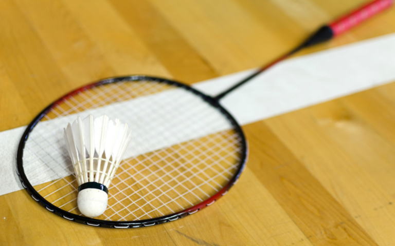 バドミントン